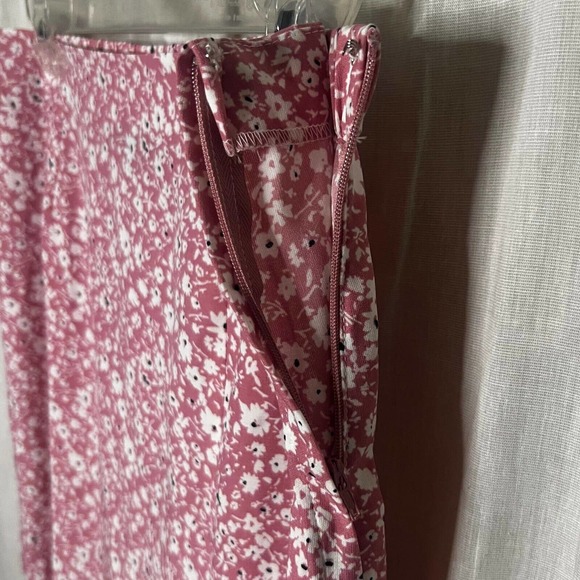 ModCloth Women's Pink & White Floral Straight Skirt With Front Slit Size M - Picture 8 of 11